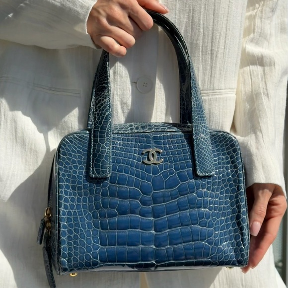 Chanel Blue Crocodile Handbag - Excellent Condition - Picture 6 of 8